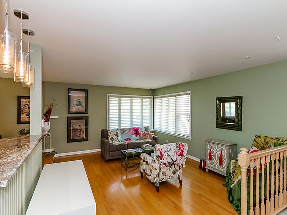 3rd image of 8409 W Johanna Dr