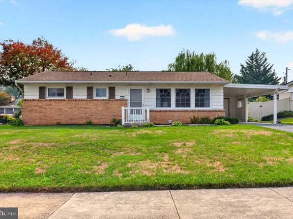 134 Yorkshire Dr, Mechanicsburg, PA 17055