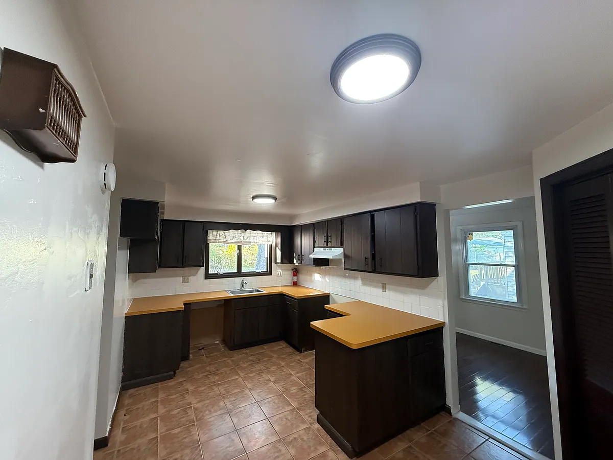 Building Photo - 27 Fairgreen Dr #27