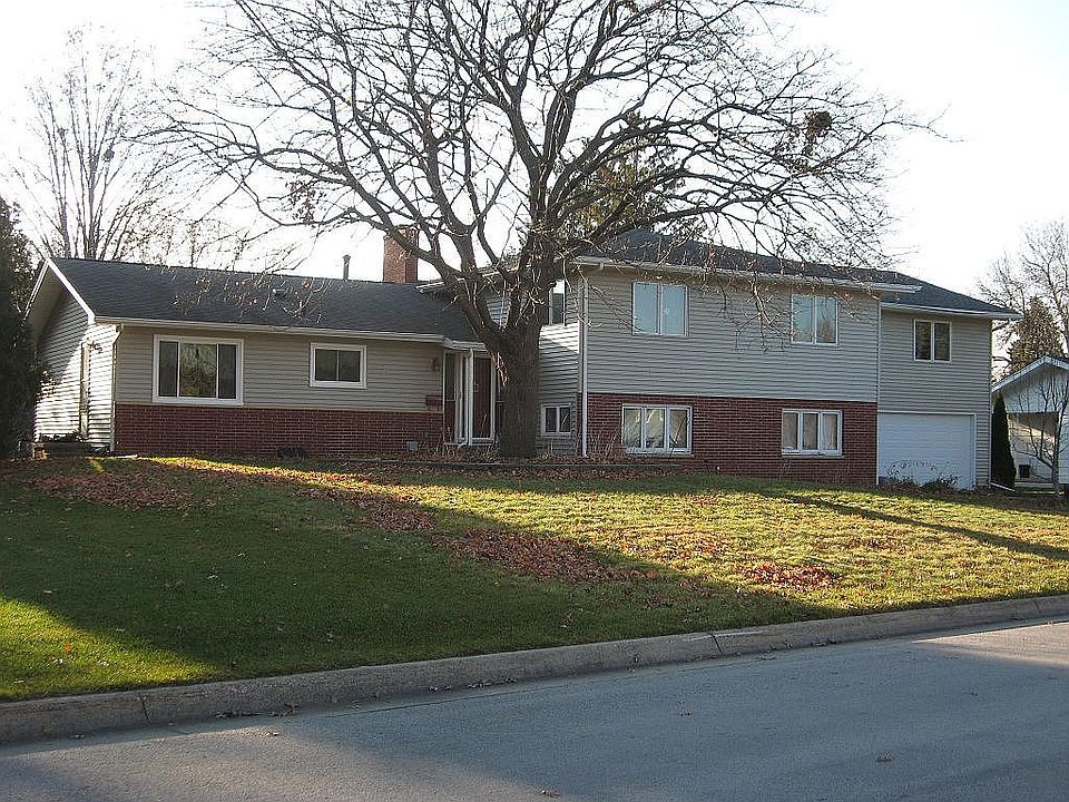 1037 Rachael St