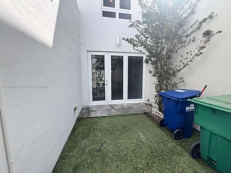 6458 NW 103rd Psge — Photo 18
