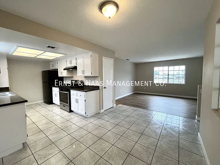 9515 Harvard St #C — Photo 3