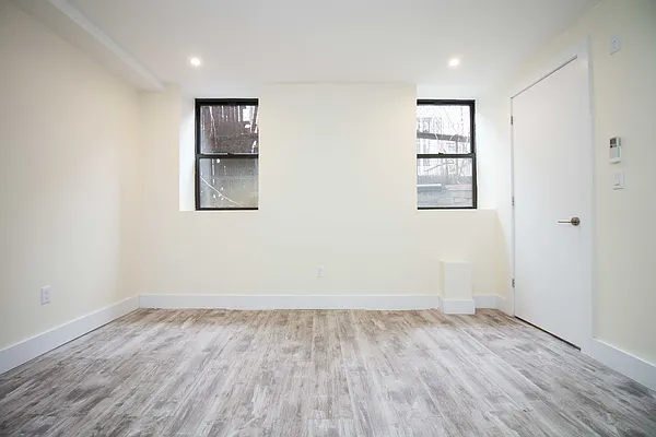 Rented by Nooklyn NYC LLC | media 18