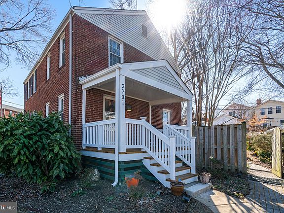 2nd image of 2701 Farnsworth Dr