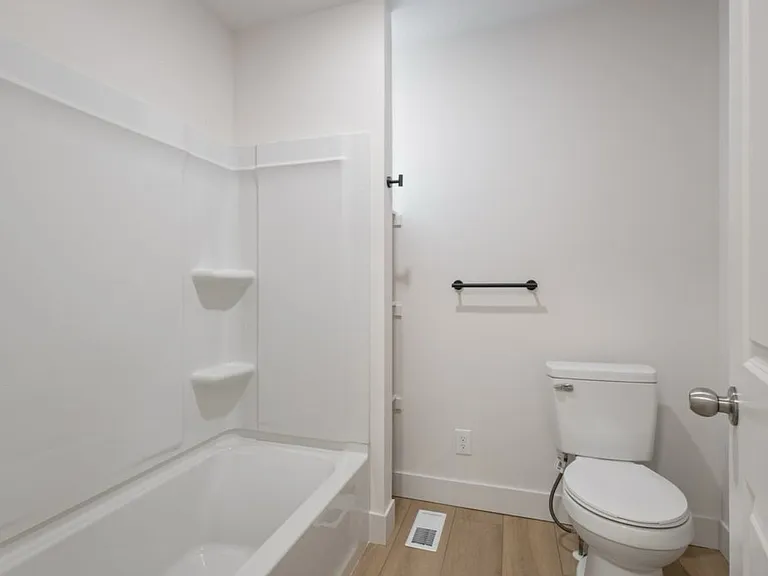 2085 N 900th St W — Photo 23