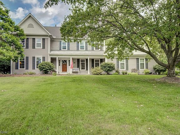 5th image of 12 Kensington Dr
