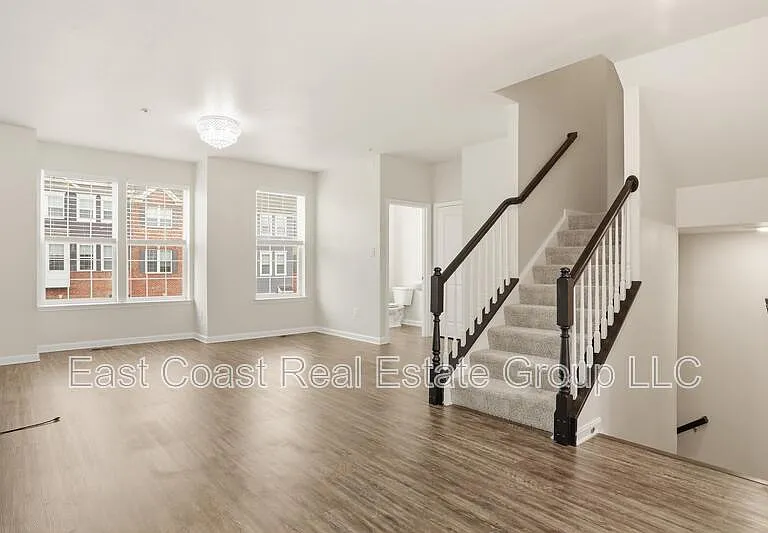 5123 Ironsides Dr — Photo 12