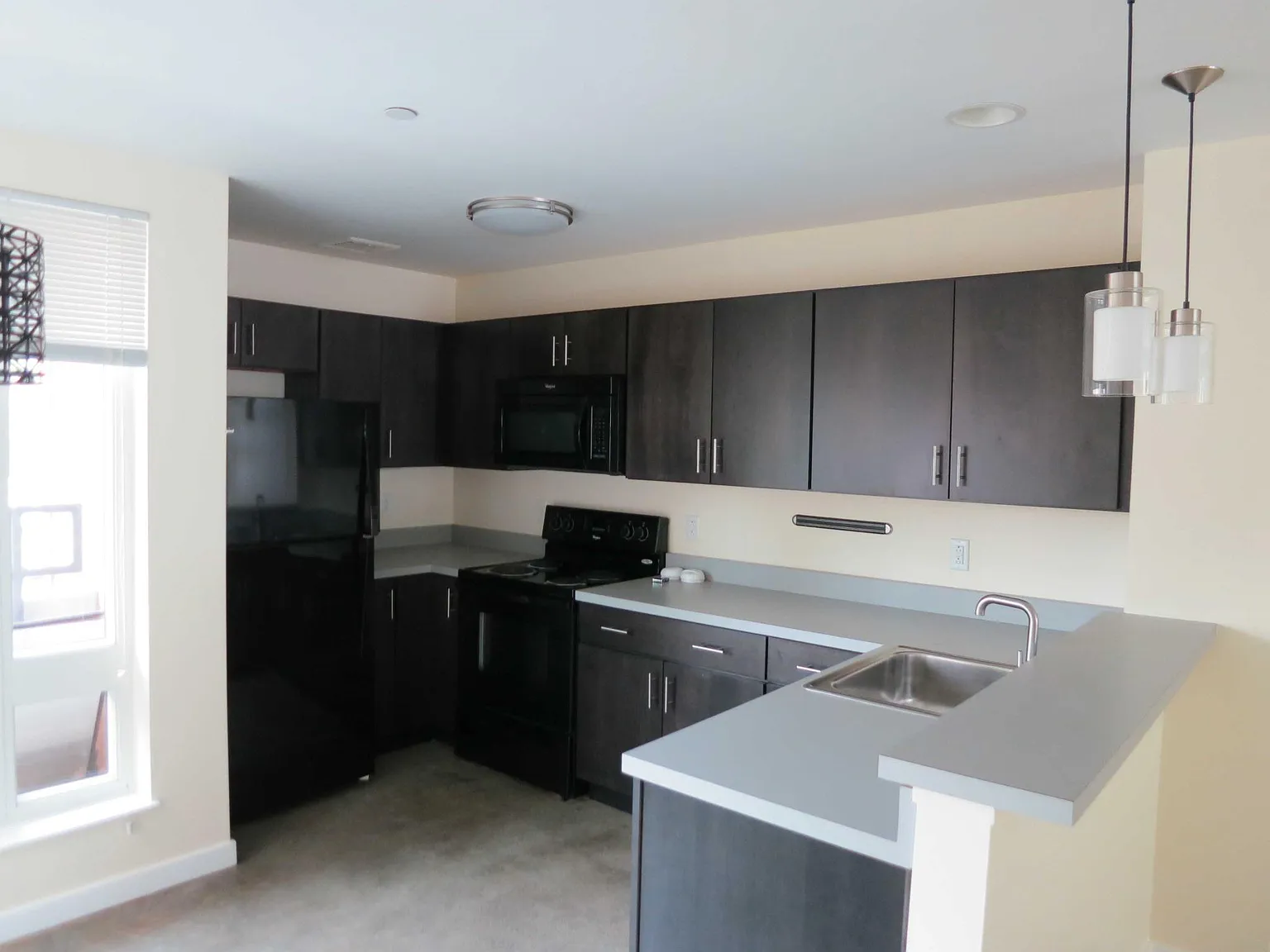 2 bed, 1.5 bath, 1200 sqft, $1,995 — Photo 3