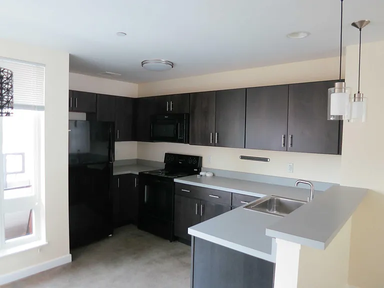5811 Bryant St #18 — Photo 3