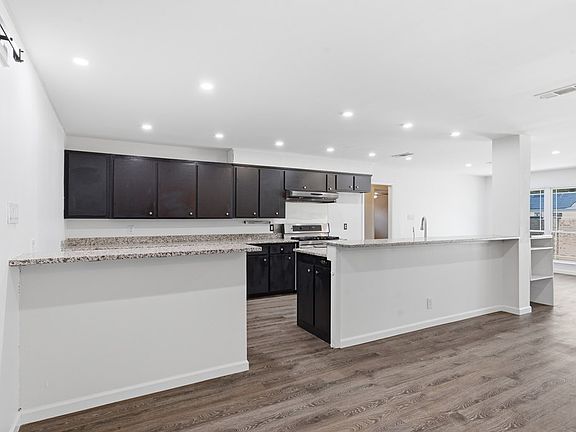 5th image of 3 Cambridge Ct