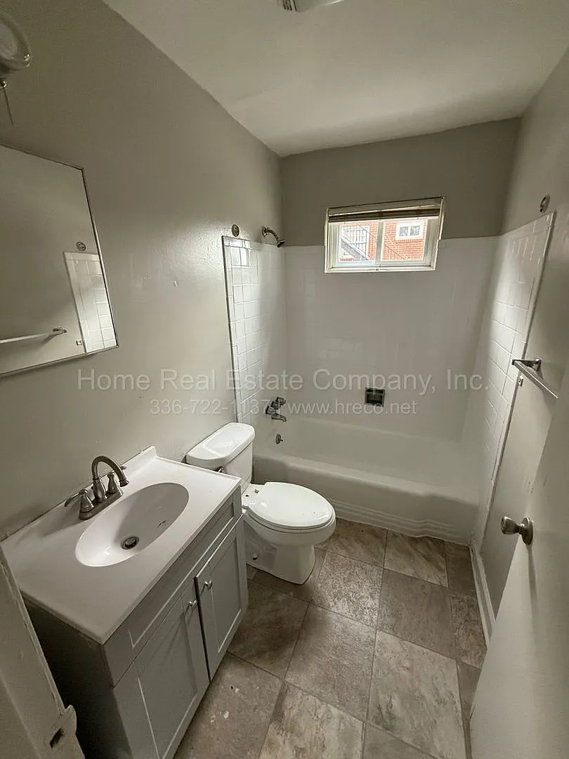 1447 Clark Avenue Apt A — Photo 3