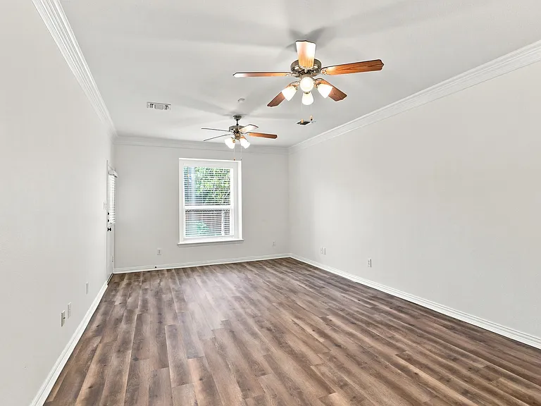 3403 Oakleigh Ln — Photo 5