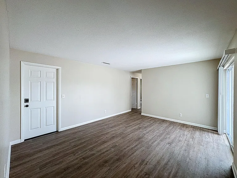 1545 Polaris St — Photo 8