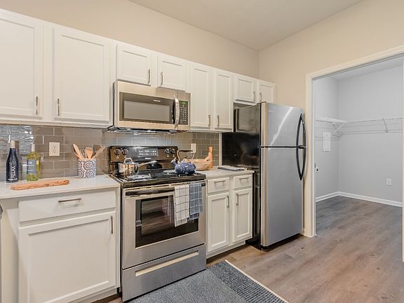 3rd image of 8100 N Riverside Dr #315