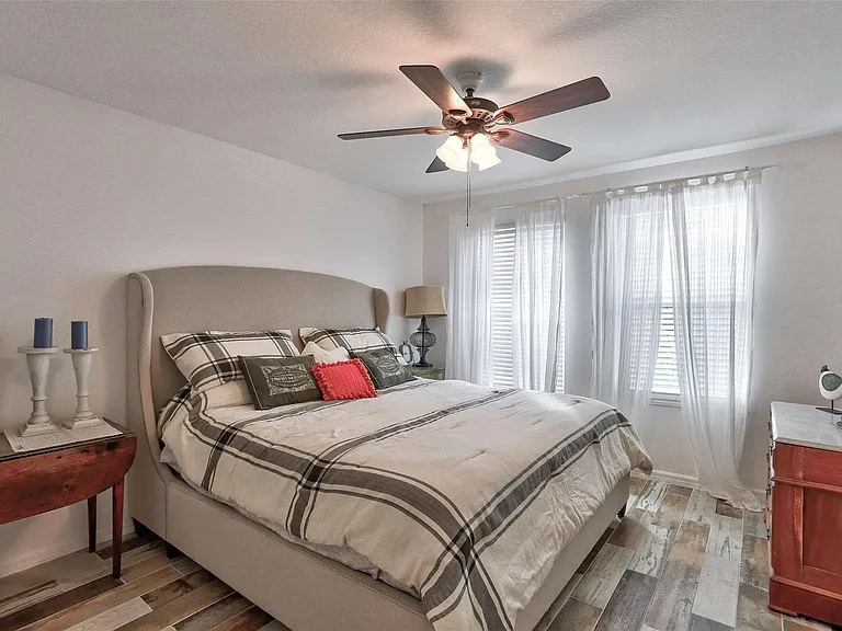 322 Villa Cir #322 — Photo 6