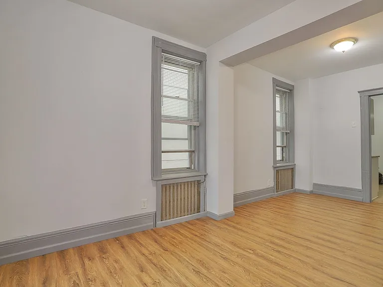 327 Jackson St #13 — Photo 15