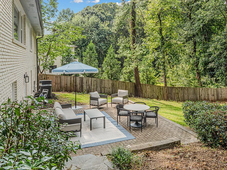 480 Forest Hills Dr — Photo 4