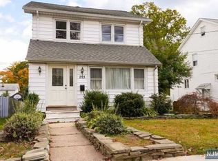 293 Hickory St, Teaneck, NJ 07666
