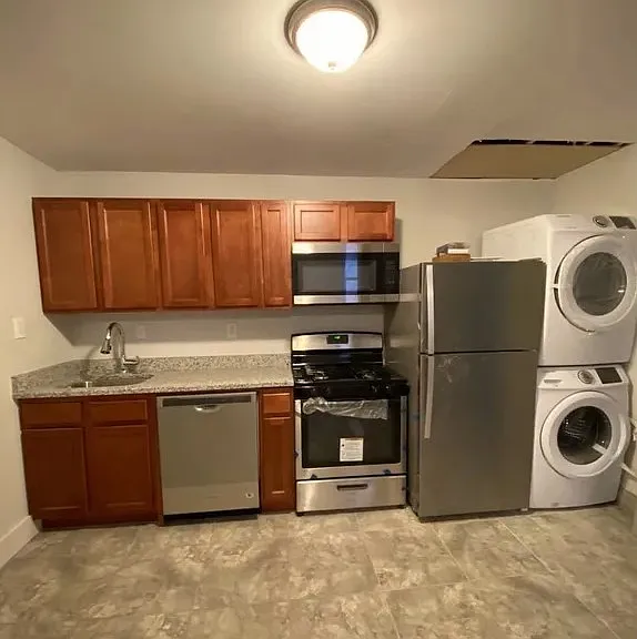 343 Madison Ave #1 — Photo 3
