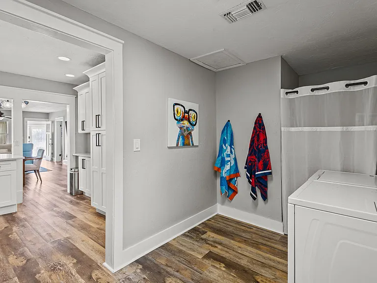633 Virginia Dr — Photo 10