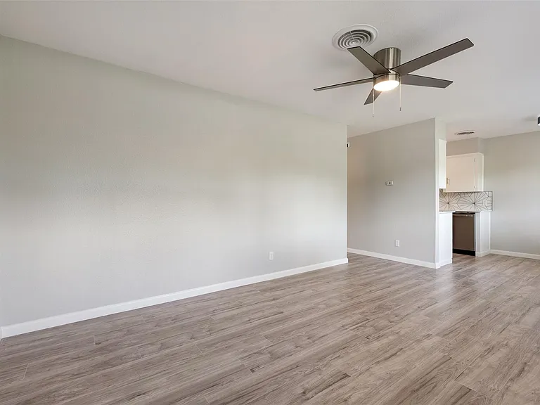 1513 Braes Ridge Dr #B — Photo 6
