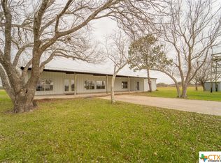 31 Wittnebert Rd, Seadrift, TX 77983