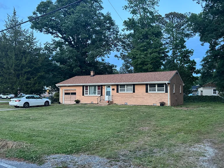 298 Eastwood Dr — Photo 4