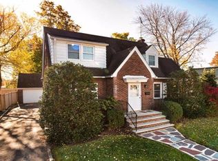 195 Grove St, Woodbridge, NJ 07095
