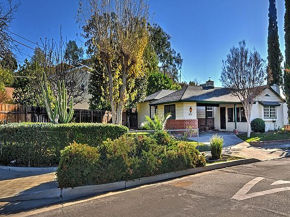3rd image of 9804 Gothic Ave