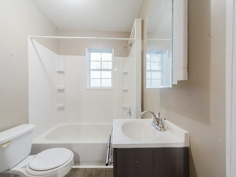 1103 N Keystone Ave — Photo 8