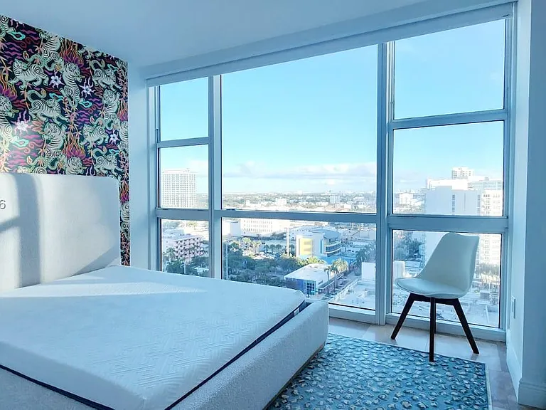 6801 Collins Ave #LPH05 — Photo 17