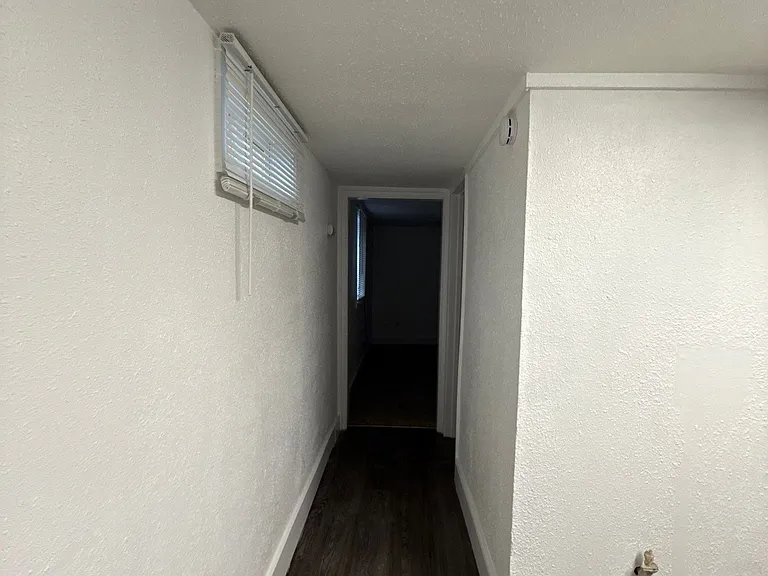 748 1/2 Cook Ave #B — Photo 4