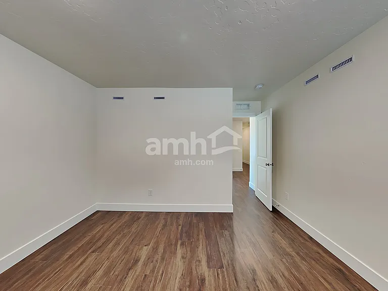 1336 N Alderleaf Ave — Photo 19