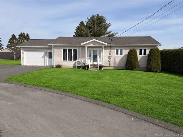 168 Beverly St, Grand Falls, NB E3Z 1A9