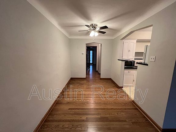 5th image of 6360 Sutherland Ave #1W