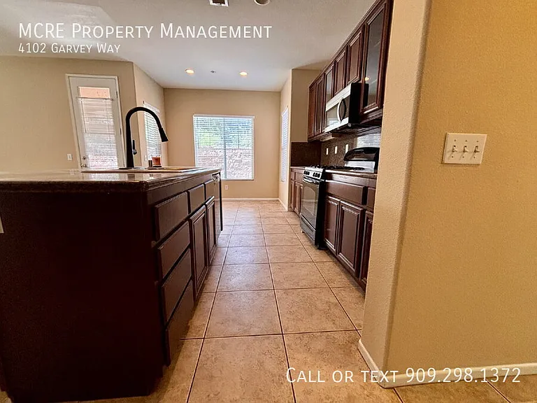 4102 Garvey Way — Photo 12