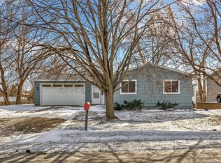 1944 Davis Ct, Shakopee, MN 55379