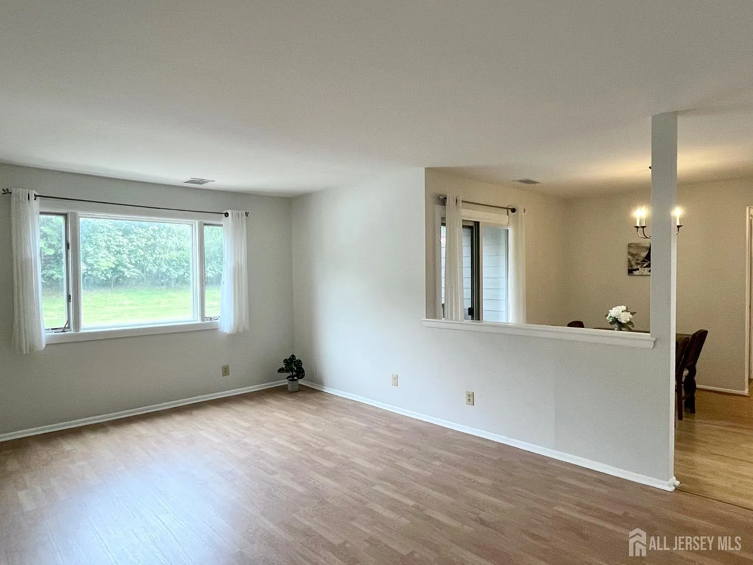 2 bed, 1.0 bath, $2,300 — Photo 3
