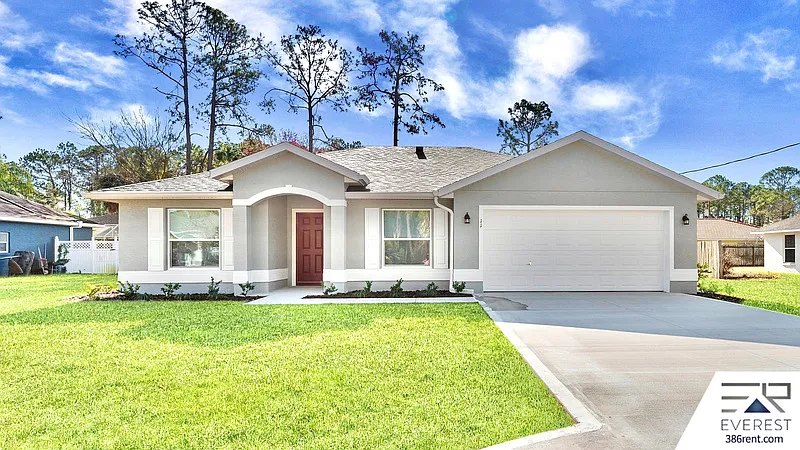 4 bed, 2.0 bath, 2082 sqft, $2,100 — Photo 2