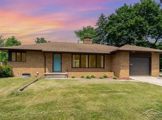4001 Sudbury Ct, Midland, MI 48642