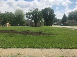 206 King St, White Hall, IL 62092