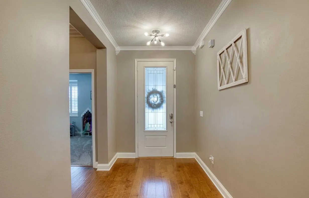 3 bed, 2211 sqft, $3,500 — Photo 1