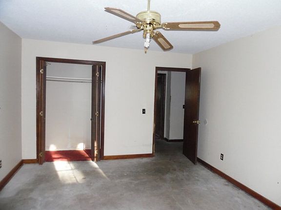 3rd image of 55 Payne Cir