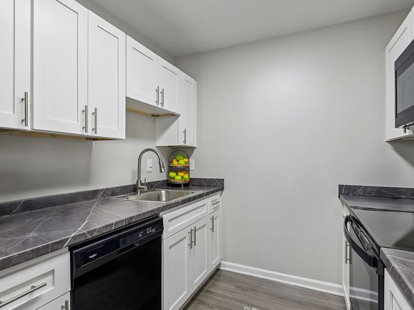 201 Kingstowne Dr #6-F