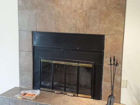 4th image of 523 S Edwards St
