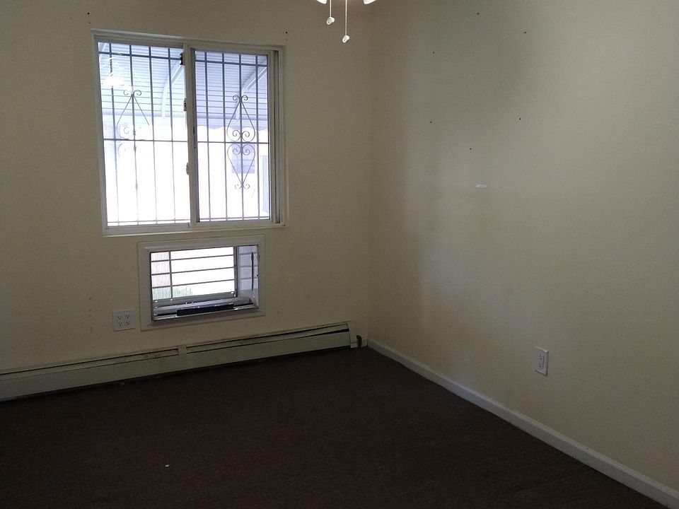 1st image of 10422 Remington St #1