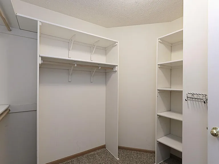 8805 Venice Ln — Photo 35