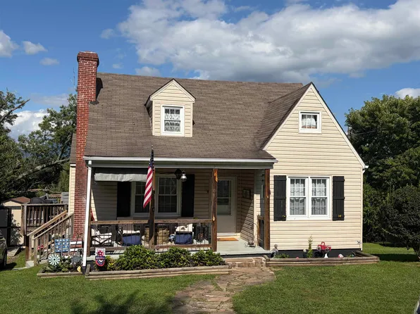 426 Willow Cir, Pearisburg, VA 24134