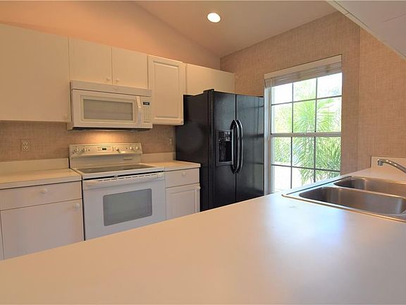 4th image of 8390 Wingate Dr Unit 525