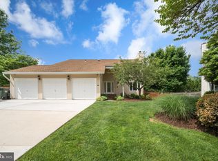 8527 Minerva Ct, Vienna, VA 22182